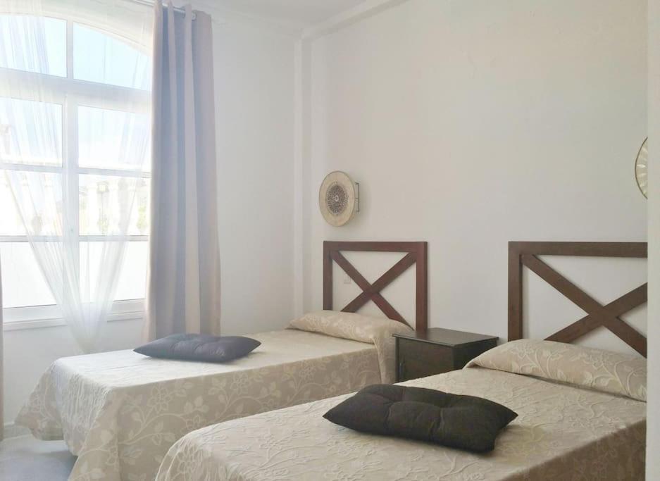 קורלחו Lovely Villa - Pool Front, Private Roof Terrace, Wifi Fiber Optic מראה חיצוני תמונה
